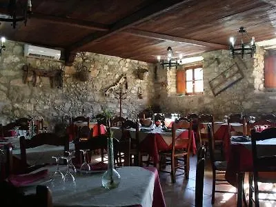 Hotel Tugasa Y Rurales La Villaluenga Del Rosario