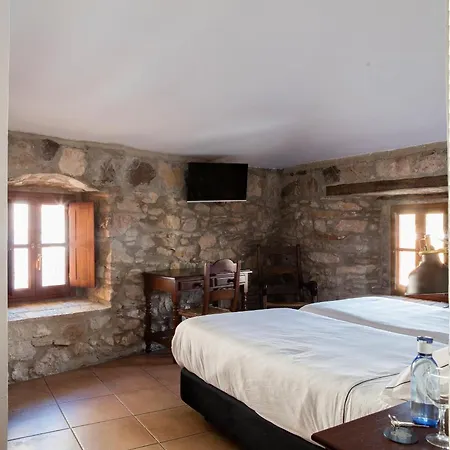 Hotel Tugasa Y Rurales La Villaluenga Del Rosario