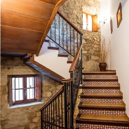 Tugasa Y Rurales La Hotel 2*