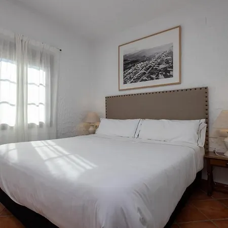 Tugasa La Hotel