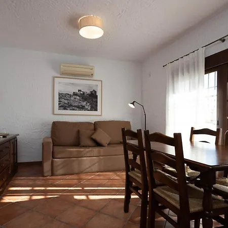 Tugasa La Hotel 2*